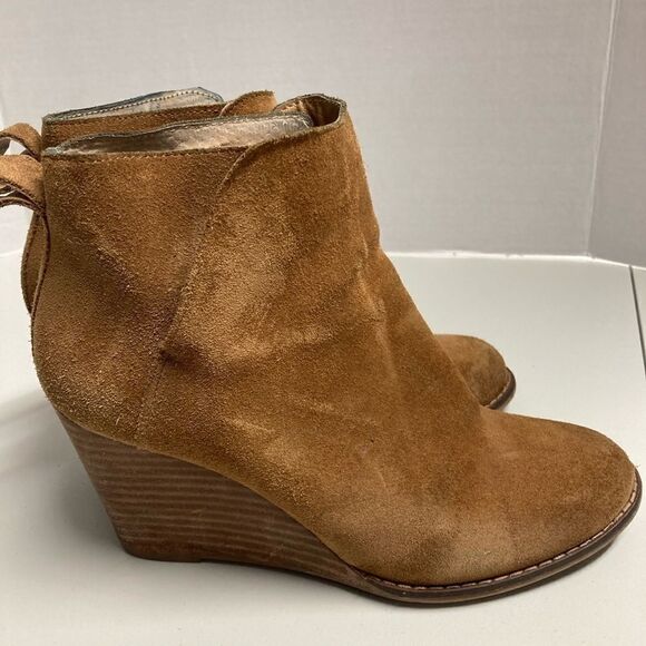 LUCKY BRAND, suede wedge booties, size 7 1/2 M,Tan‎ - Picture 3 of 16